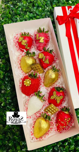 Caja de fresas con chocolate y rosa en cali